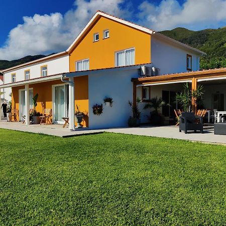Casa D'Avo Guesthouse And Apartment Urzelina Exteriör bild