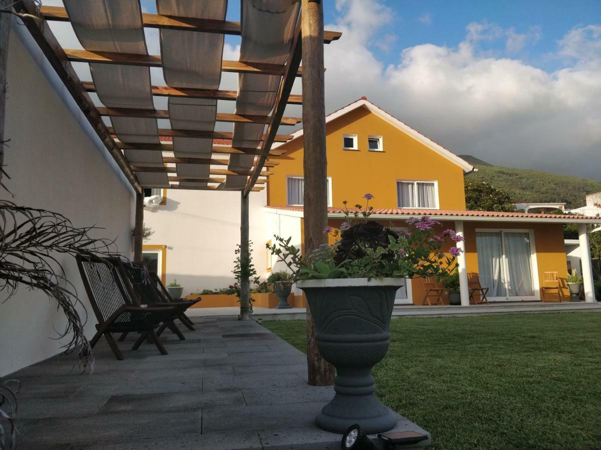 Casa D'Avo Guesthouse And Apartment Urzelina Exteriör bild